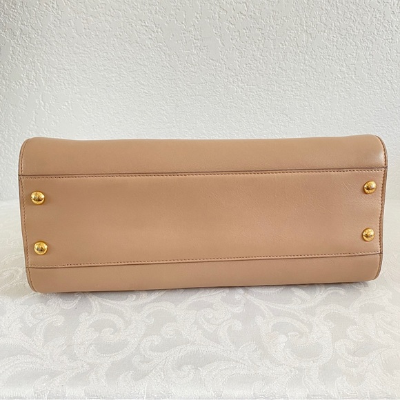 Salvatore Ferragamore beige organizer tote bag - Picture 7 of 16